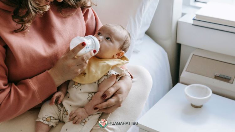 Feature Image Foremilk vs Hindmilk: Mana yang Lebih Baik untuk Bayi, Mamsi? Asimor ASI Booster Pelancar ASI